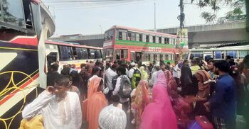 ঈদের দ্বিতীয় দিনও ঘরমুখো মানুষের ঢল, বাসভাড়া বেশি নেওয়ার অভিযোগ
