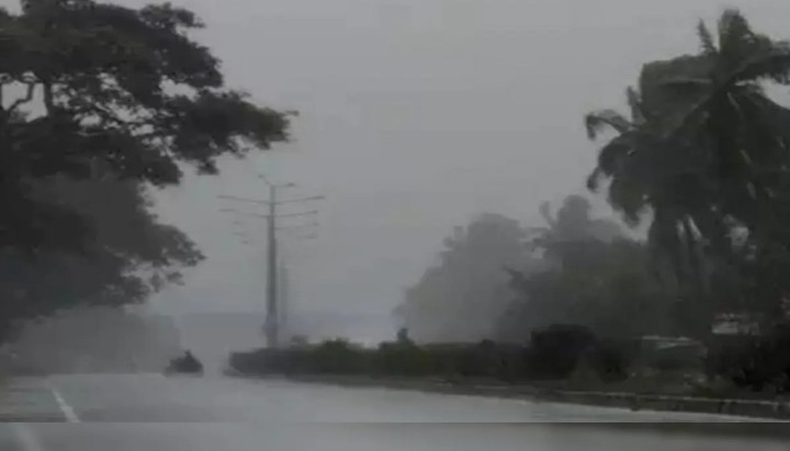 বুধবার থেকে কমতে পারে তাপমাত্রা, টানা বৃষ্টির আভাস