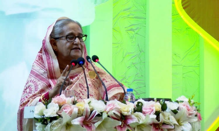বিলাসিতা কমিয়ে শ্রমিকদের দিকে নজর দিন : শেখ হাসিনা