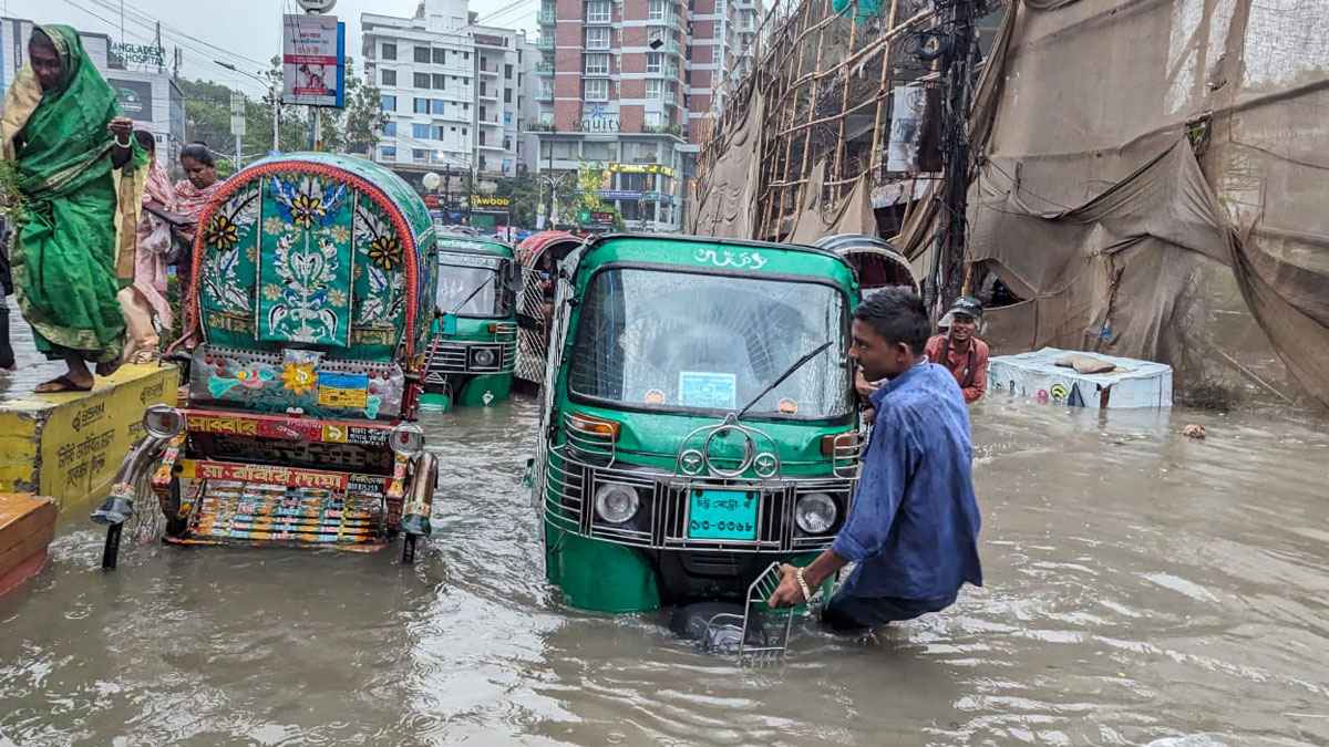 কালবৈশাখীতে লন্ডভন্ড চট্টগ্রাম, নিম্নাঞ্চল প্লাবিত