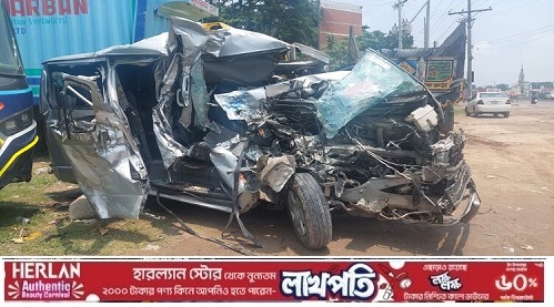 নরসিংদীর পাঁচদোনায় বাস-মাইক্রোবাস মুখোমুখী সংঘর্ষ: নিহত ২, আহত ৩