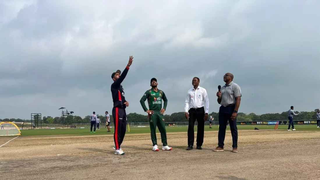 দুই পরিবর্তন নিয়ে ফিল্ডিংয়ে বাংলাদেশ