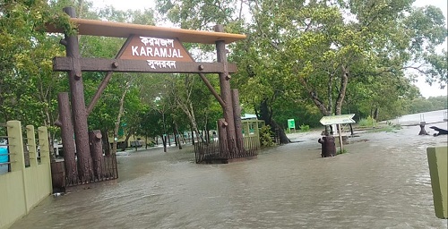 ঘূর্ণিঝড় রিমালের প্রভাবে তলিয়ে গেলো সুন্দরবনের পর্যটনকেন্দ্র