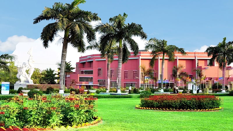 ঢাকা যাওয়ার পথে দুর্ঘটনার শিকার বাকৃবির ১০ শিক্ষক