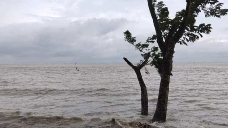 ঘূর্ণিঝড় রেমালের প্রভাবে লক্ষ্মীপুরে ২০ গ্রামে প্লাবণ