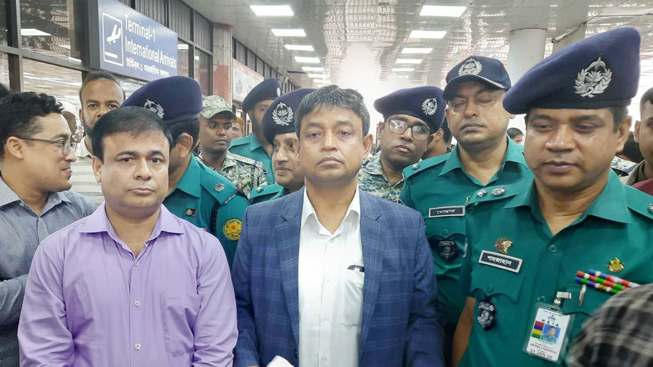 উদ্ধার হওয়া মাংসের টুকরোগুলো নিয়ে যা বললেন ডিবিপ্রধান