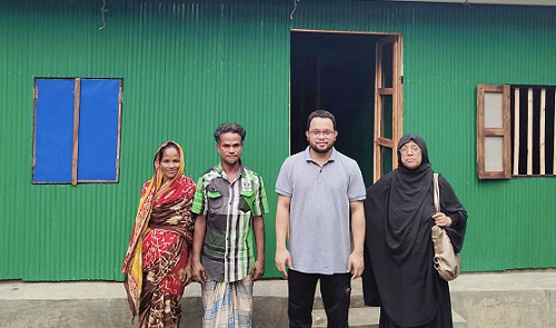 ‘ঘর উপহার পেয়ে খুশি অসহায় দম্পত্তি, বেশি খুশি আমার মা’