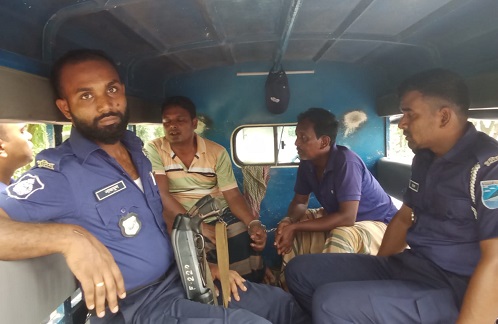 অবৈধ পাচারকালে ফরিদপুরে ২০ টন সরকারি চাল সহ আটক ২