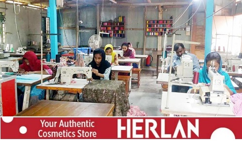 নারীদের সাবলম্বী করছে মিজানের মিনি গার্মেন্টস