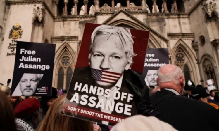 যুক্তরাষ্ট্রের সঙ্গে চুক্তিতে ‘মুক্তি পেলেন’ জুলিয়ান অ্যাসাঞ্জ