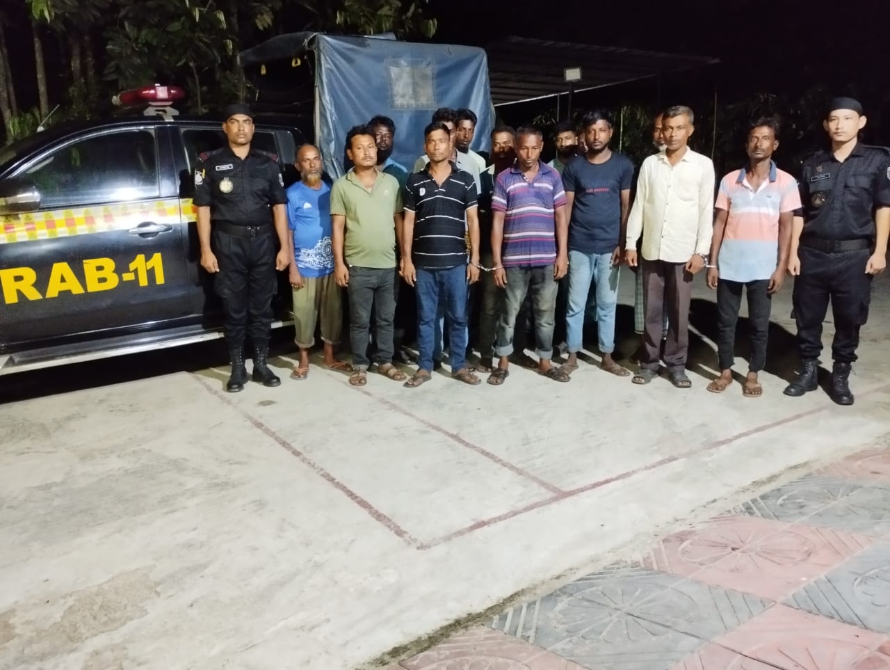 নোয়াখালীতে সড়কে চাঁদাবাজি, নগদ টাকাসহ গ্রেপ্তার ৩৪