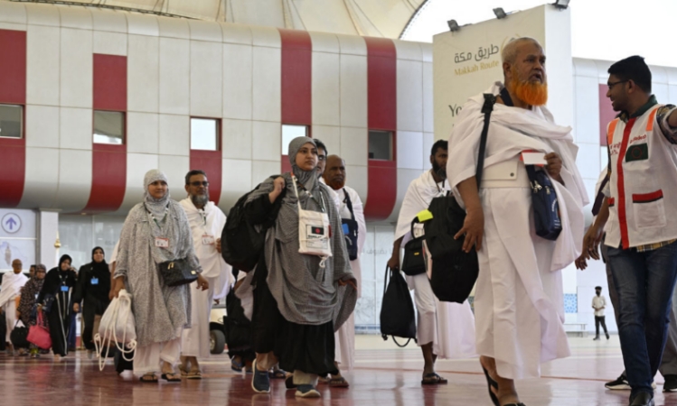 দেশে ফিরেছেন ২৭ হাজার হাজী