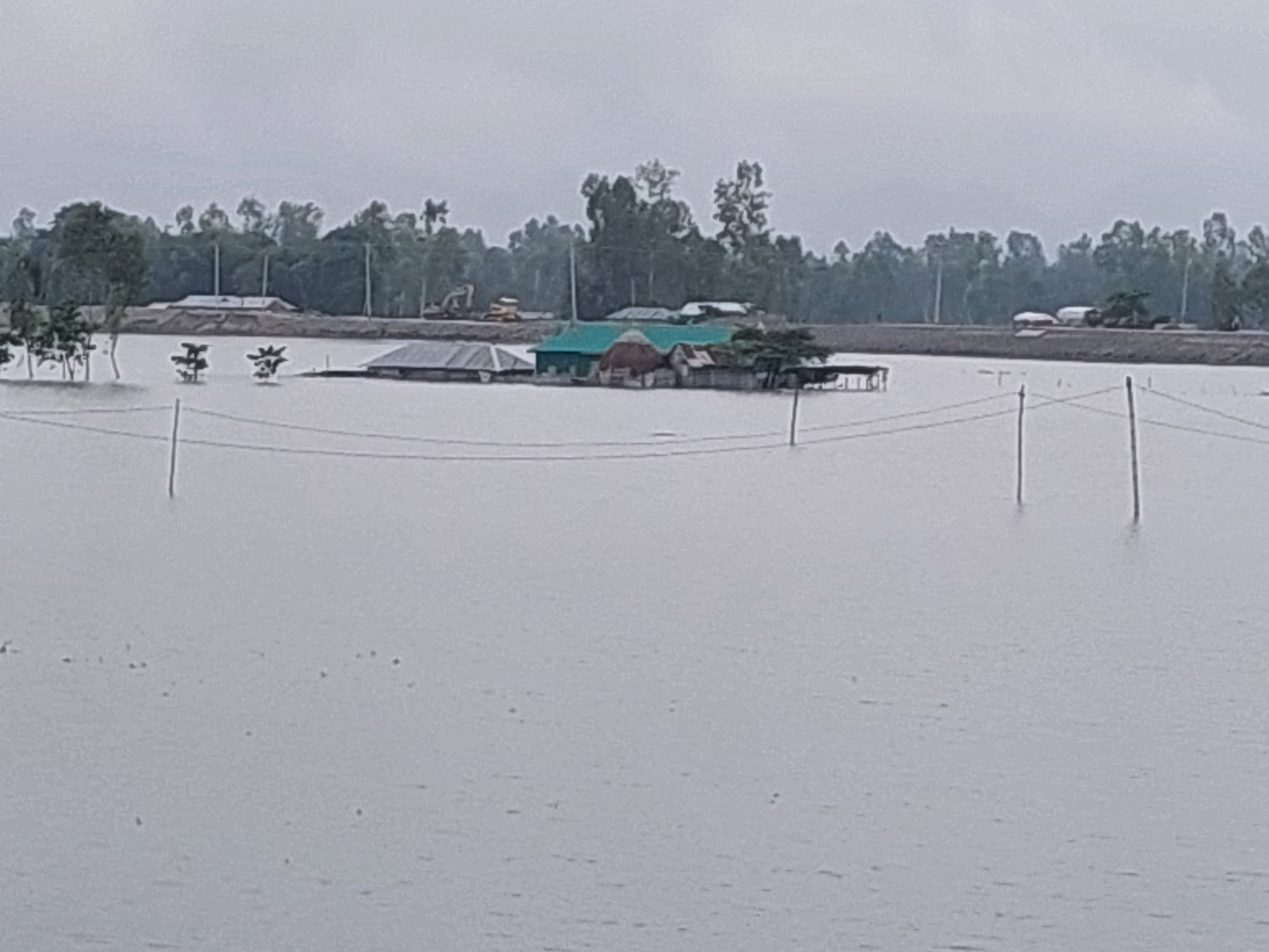 কুড়িগ্রামে বন্যা পরিস্থিতির অবনতি, পানিবন্দী দেড় লাখ মানুষ