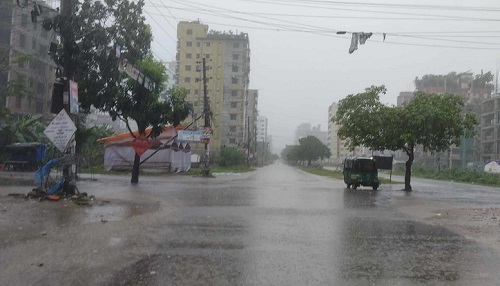 নগরীতে ঝুম বৃষ্টি, প্রধান সড়কসহ অলিগলিতে জলাবদ্ধতা