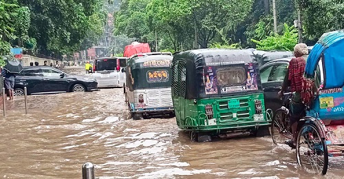 আষাঢ়ের বিদায়ক্ষণে বৃষ্টি, তীব্র ভোগান্তিতে নগরবাসী