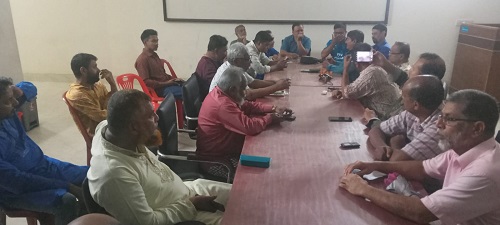 পরিচালক অপসারণ না হওয়া পর্যন্ত  লাগাতার আন্দোলনে  সাংবাদিকেরা