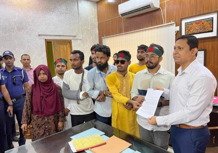 কুবি শিক্ষার্থীদের গণপদযাত্রা ও স্মারকলিপি প্রদান