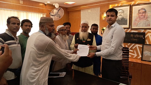 ফরিদপুরে মুক্তিযোদ্ধাদের প্রতিবাদ ও স্মারকলিপি প্রদান