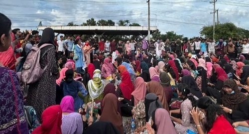 কুবি সহ অন্যান্য শিক্ষা প্রতিষ্ঠানের শিক্ষার্থীদের অবরোধ, সংঘর্ষে আহত ১