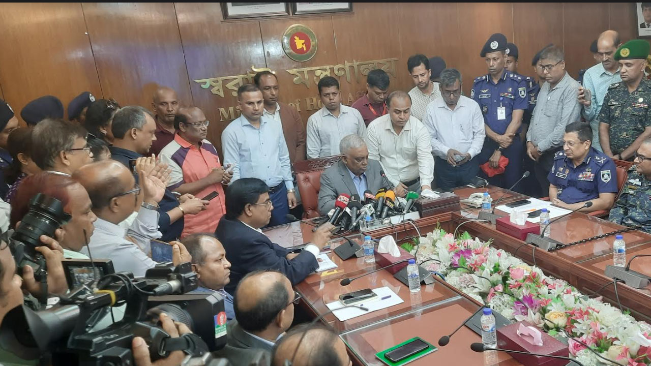 কয়েকদিনের মধ্যে সবকিছু নিয়ন্ত্রণে চলে আসবে : স্বরাষ্ট্রমন্ত্রী