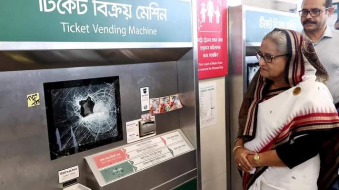 মিরপুর-১০ নম্বরে ক্ষতিগ্রস্ত মেট্রোরেল স্টেশন পরিদর্শন করলেন প্রধানমন্ত্রী