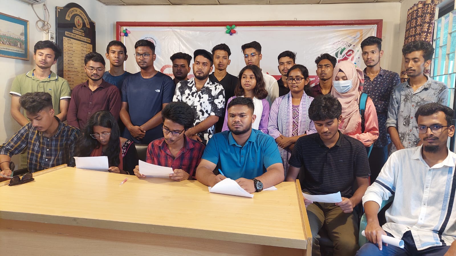 কুড়িগ্রামে বৈষম্যবিরোধী ছাত্র আন্দোলনকারীদের সংবাদ সম্মেলন