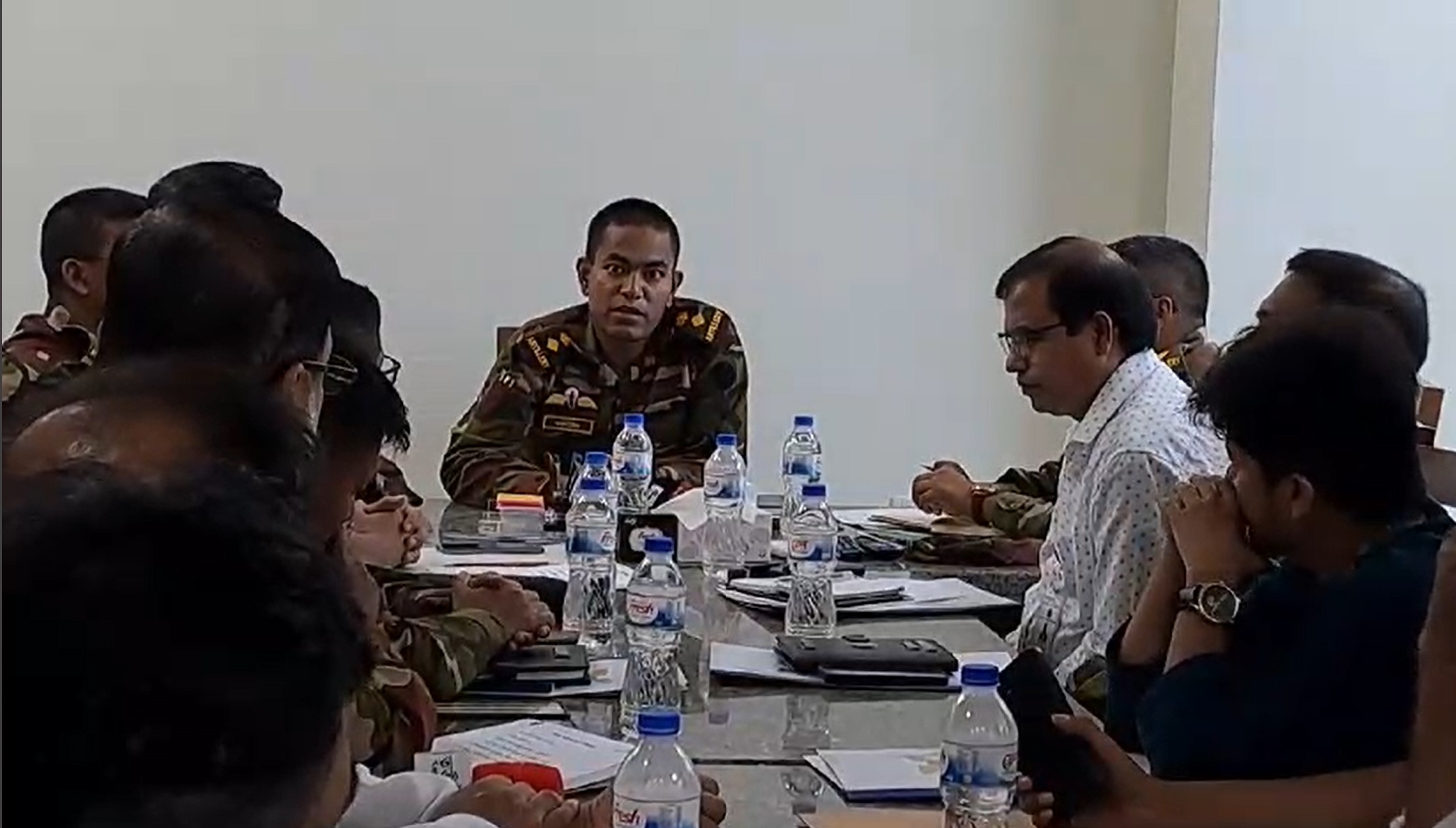 শৃঙ্খলা ফেরাতে ছাত্র-জনতা ও নাগরিকদের সঙ্গে সেনাবাহিনীর মতবিনিময়