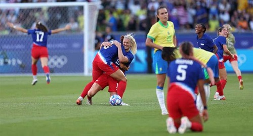 ইতিহাস গড়া হলো না ব্রাজিলের, আবারো স্বপ্নভঙ্গ মার্তার
