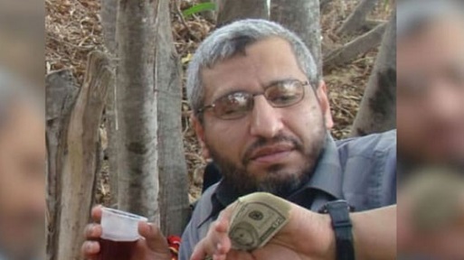 এক ডাককর্মীর বিশ্বাসঘাতকতায় নিহত হন দেইফ