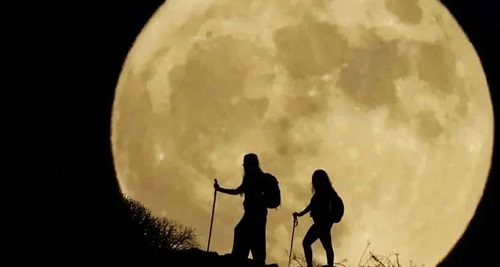 মহাকাশীয় বিরল দৃশ্যের সাক্ষী হলেন কোটি কোটি মানুষ