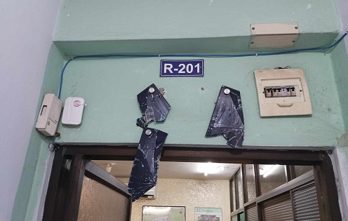 ইবির তিন দফতরে ভাঙচুর