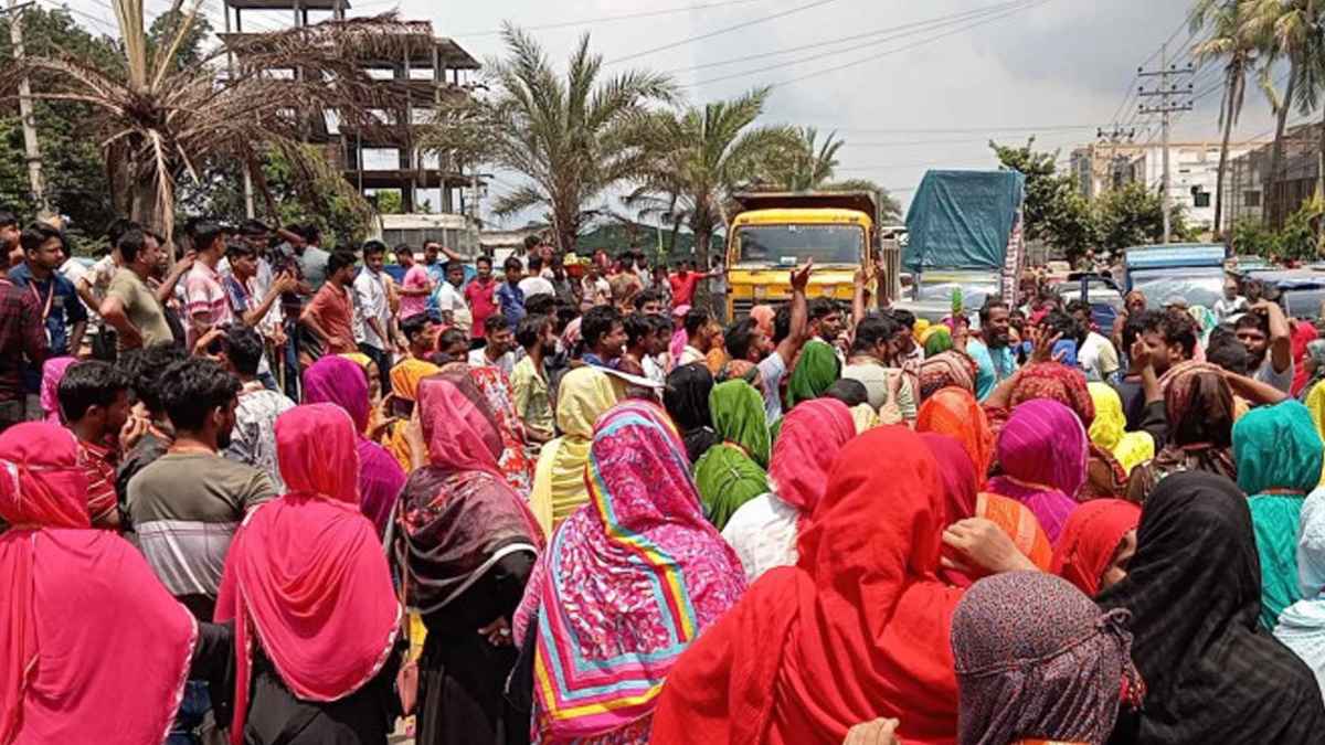 আশুলিয়ায় আজও ৬০ পোশাক কারখানায় ছুটি ঘোষণা