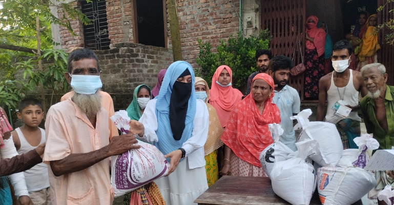 লিও ক্লাবের সহযোগিতায় বন্যার্ত ২০ কৃষক পেলো ১০০ কেজি বীজ ধান