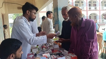 বন্যা পরবর্তী মানুষ ও প্রাণির চিকিৎসায় মেড কোয়ালিশনের বিনামূল্যে ক্যাম্পেইন