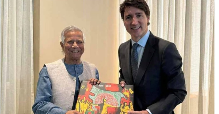 'দ্য আর্ট অব ট্রায়াম্ফ' রাজধানীর দেয়ালে বর্ণিল ও বৈচিত্র্যময় গ্রাফিতি উপহার হিসেবে প্রদান করেন ড. ইউনূস