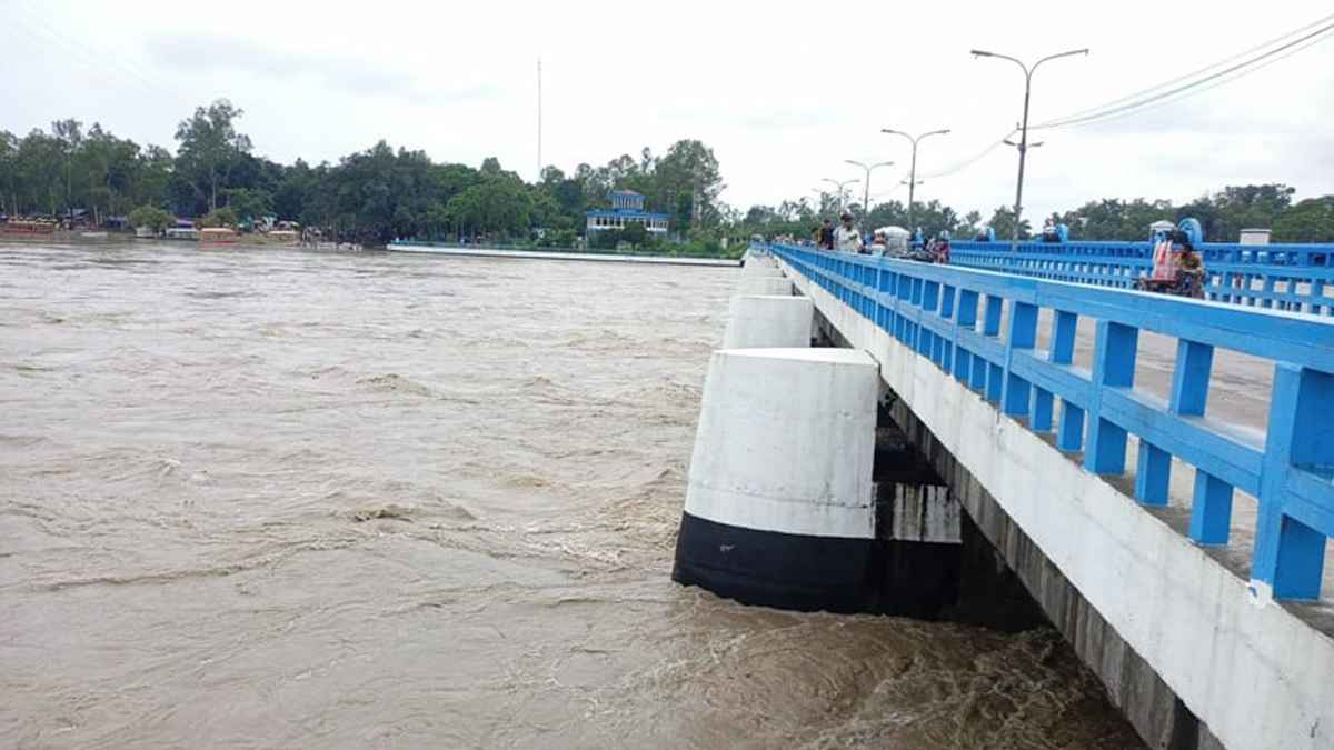 টানা বৃষ্টিতে তিস্তায় পানি বৃদ্ধি, বন্যার শঙ্কা