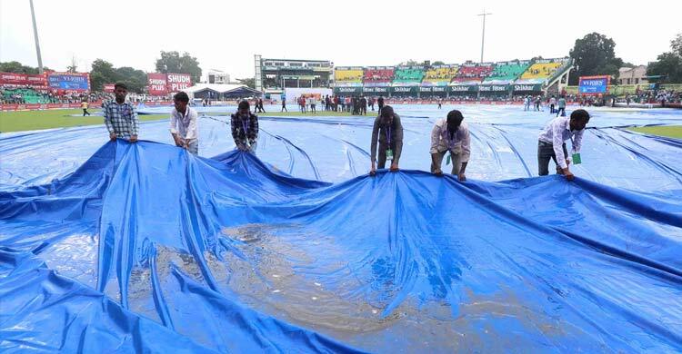 বৃষ্টি থামছেই না, হোটেলে ফিরে গেছেন ক্রিকেটাররা