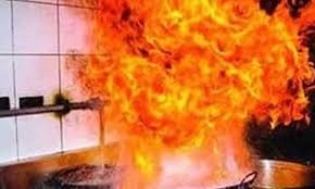 গ্যাস লিকেজ থেকে আগুন, স্বামী-স্ত্রীর মৃত্যু