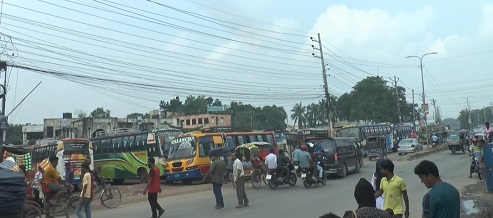 ফরিদপুর থেকে সব রুটে বাস চলাচল স্বাভাবিক হয়েছে