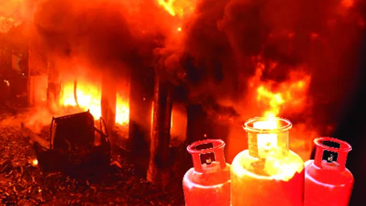 কেরানীগঞ্জে দোকানে গ্যাস সিলিন্ডার বিস্ফোরণে ৩ জনের মৃত্যু