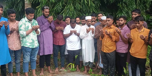 বাগেরহাটে ছাব্বির মল্লিকের কবর জিয়ারত করেছে জেলা ছাত্রদল