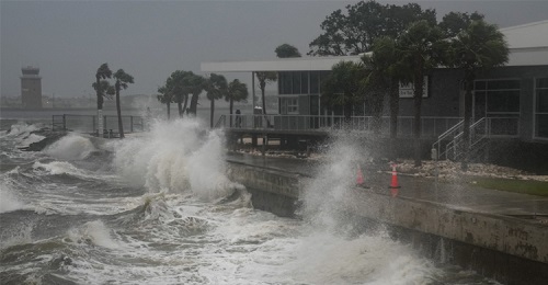 যুক্তরাষ্ট্রে মিল্টনের তাণ্ডব, ব্যাপক ক্ষয়ক্ষতি ও নিহত ১০