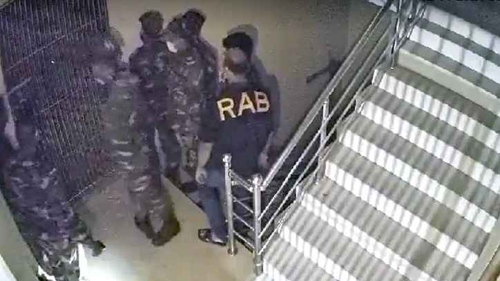 মোহাম্মদপুরে ডাকাতি: গ্রেফতার ১১ জনের পাঁচজনই বিভিন্ন বাহিনীর চাকরিচ্যুত সদস্য