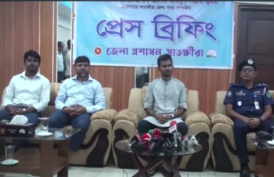 সাতক্ষীরায় সাম্প্রদায়িক সম্প্রীতি আমাকে খুবই অভিভূত করেছে: আসিফ মাহমুদ