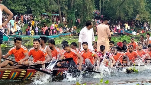 কোটালীপাড়ায় শেষ হলো দৃষ্টিনন্দন ৩ দিনের নৌকা বাইচ
