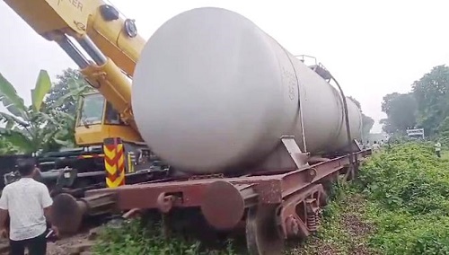 খুলনার সঙ্গে সারাদেশের রেল যোগাযোগ বন্ধ