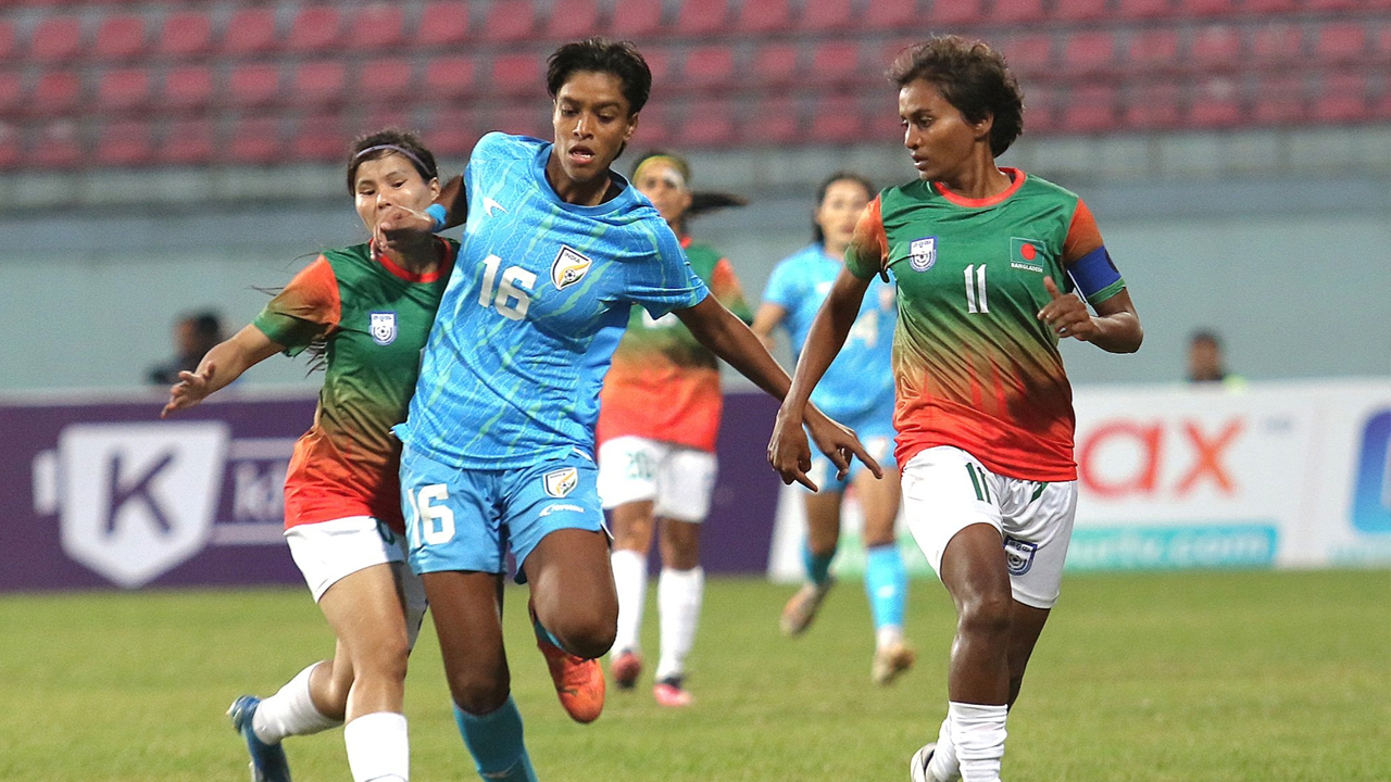 ভারতের বিপক্ষে প্রথমার্ধে ৩ গোল বাংলাদেশের