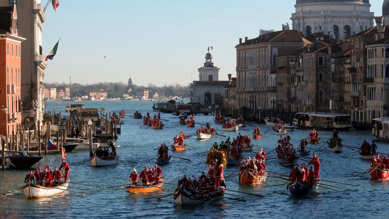 পর্যটকদের জন্য নতুন নিয়ম চালু করেছে ইতালির ভেনিস শহর