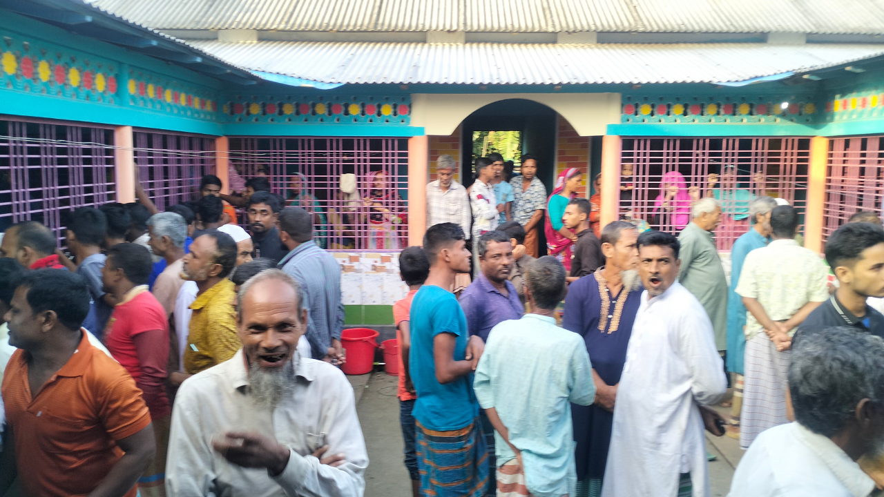 ডাকা‌তির সময় চিনে ফেলায় যুবককে শ্বাস‌রোধ ক‌রে হত্যা