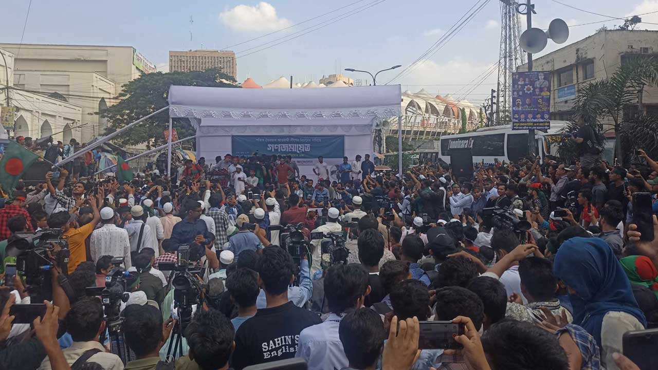 ‘বিচার না হওয়া পর্যন্ত আ.লীগের প্রকাশ্যে আসার অধিকার নেই’